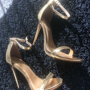 Gold-Metallic high-heeled sandals